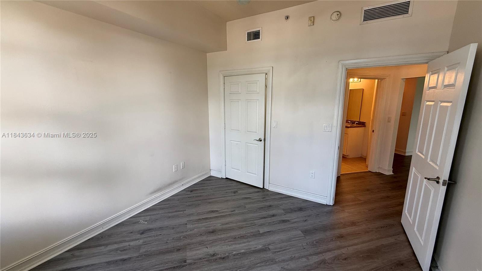 Photo of 3001 185th St  #201, Aventura, Florida, 33180 - 
