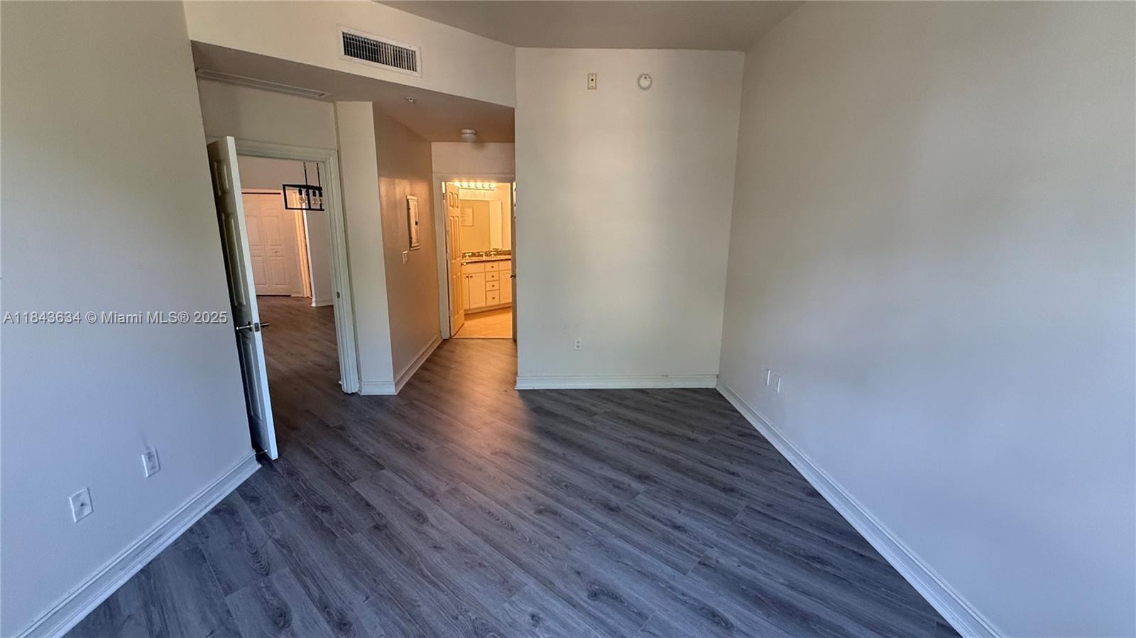 Photo of 3001 185th St  #201, Aventura, Florida, 33180 - 