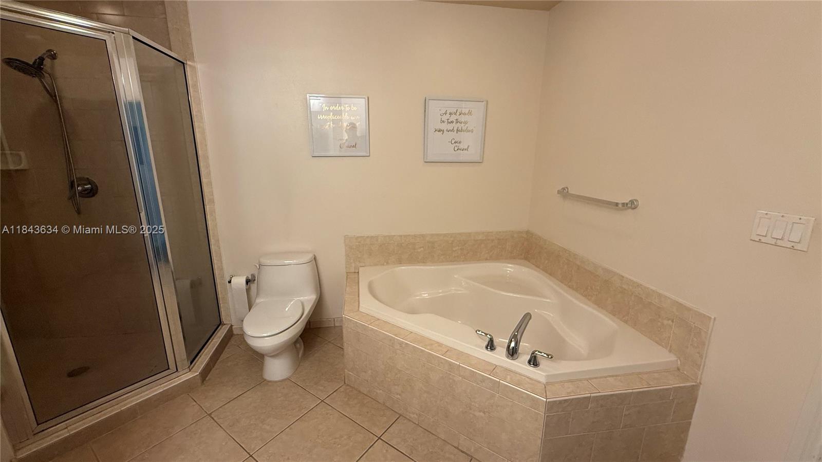 Photo of 3001 185th St  #201, Aventura, Florida, 33180 - 