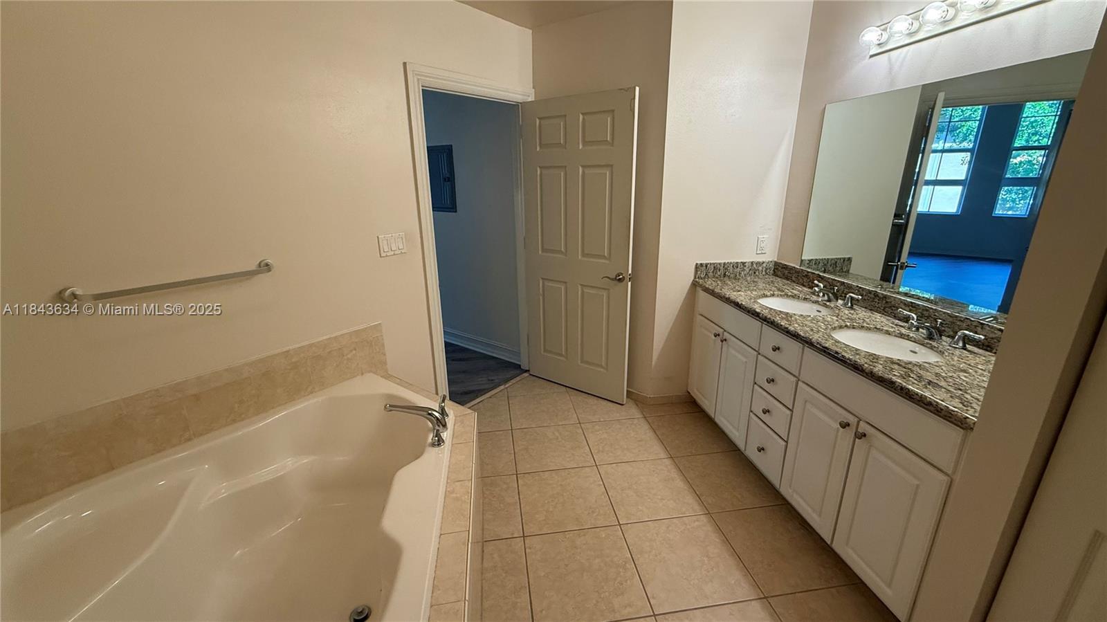 Photo of 3001 185th St  #201, Aventura, Florida, 33180 - 