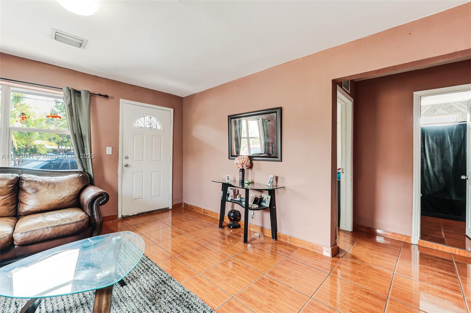 See details / 1789 sq. ft. $ 2025-07-19 0 Photo