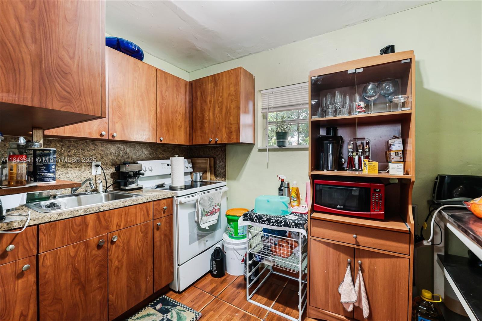 See details / 1789 sq. ft. $ 2025-07-19 0 Photo