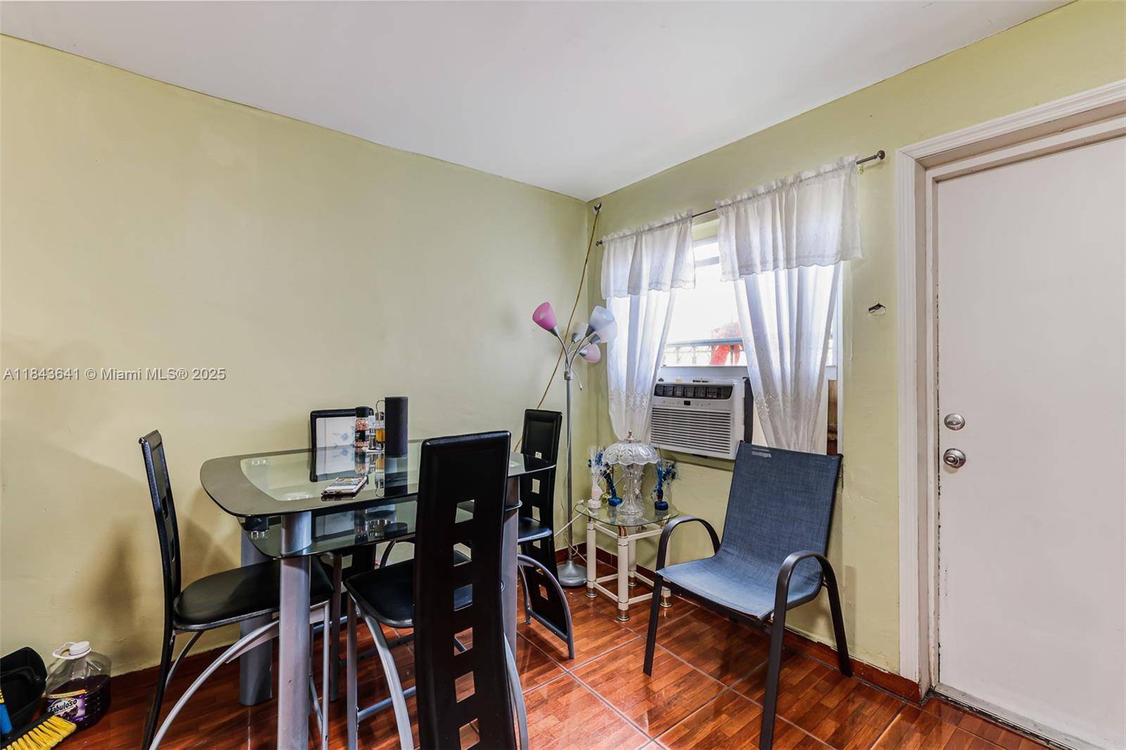 See details / 1789 sq. ft. $ 2025-07-19 0 Photo
