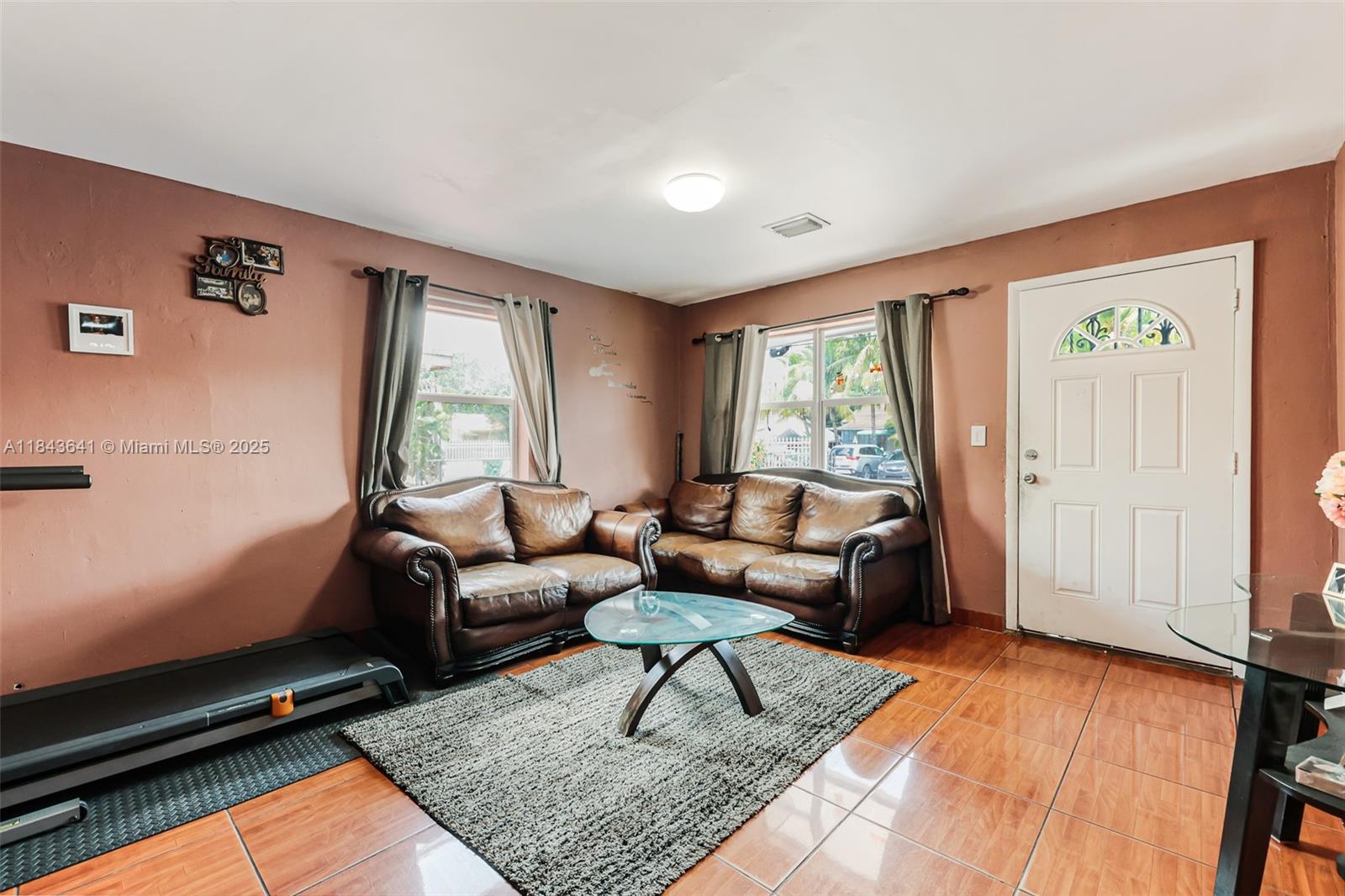 See details / 1789 sq. ft. $ 2025-07-19 0 Photo