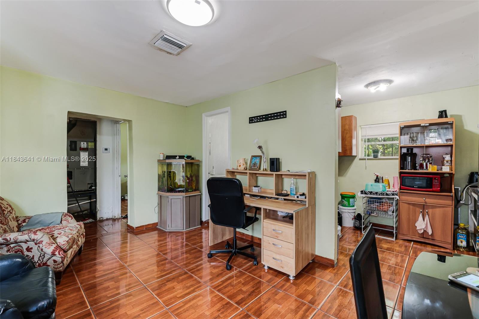 See details / 1789 sq. ft. $ 2025-07-19 0 Photo