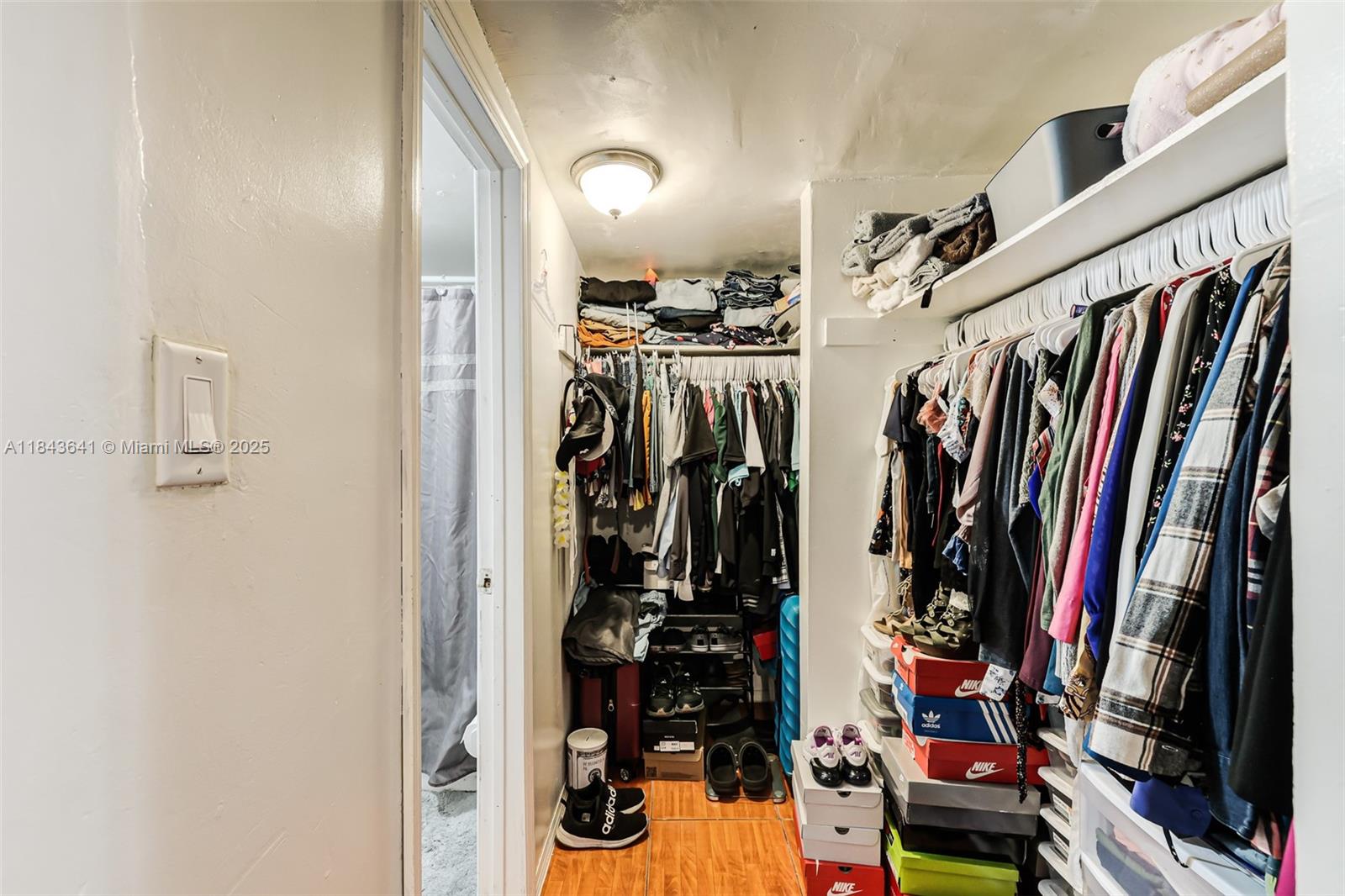 See details / 1789 sq. ft. $ 2025-07-19 0 Photo