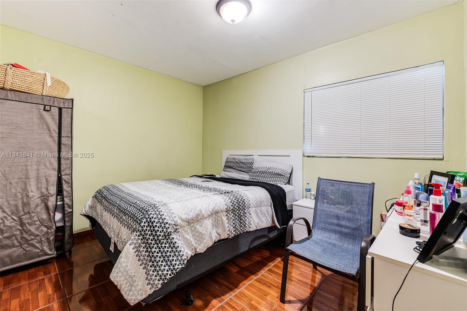 See details / 1789 sq. ft. $ 2025-07-19 0 Photo