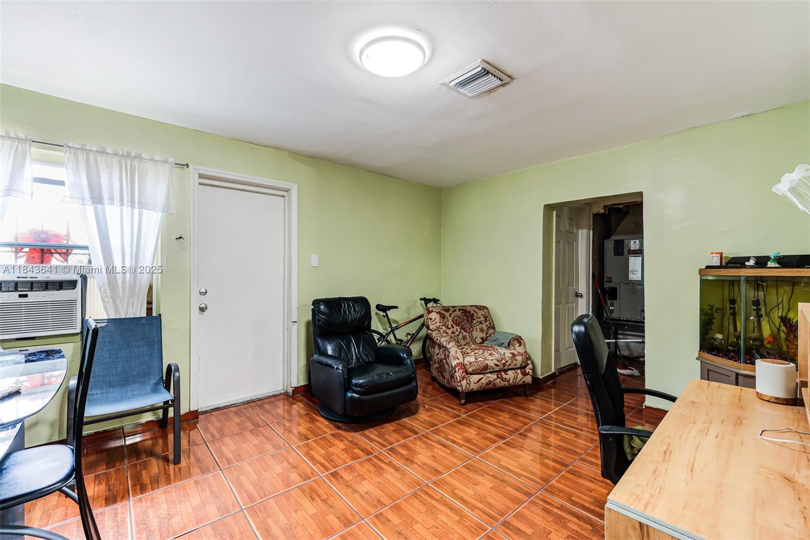 See details / 1789 sq. ft. $ 2025-07-19 0 Photo
