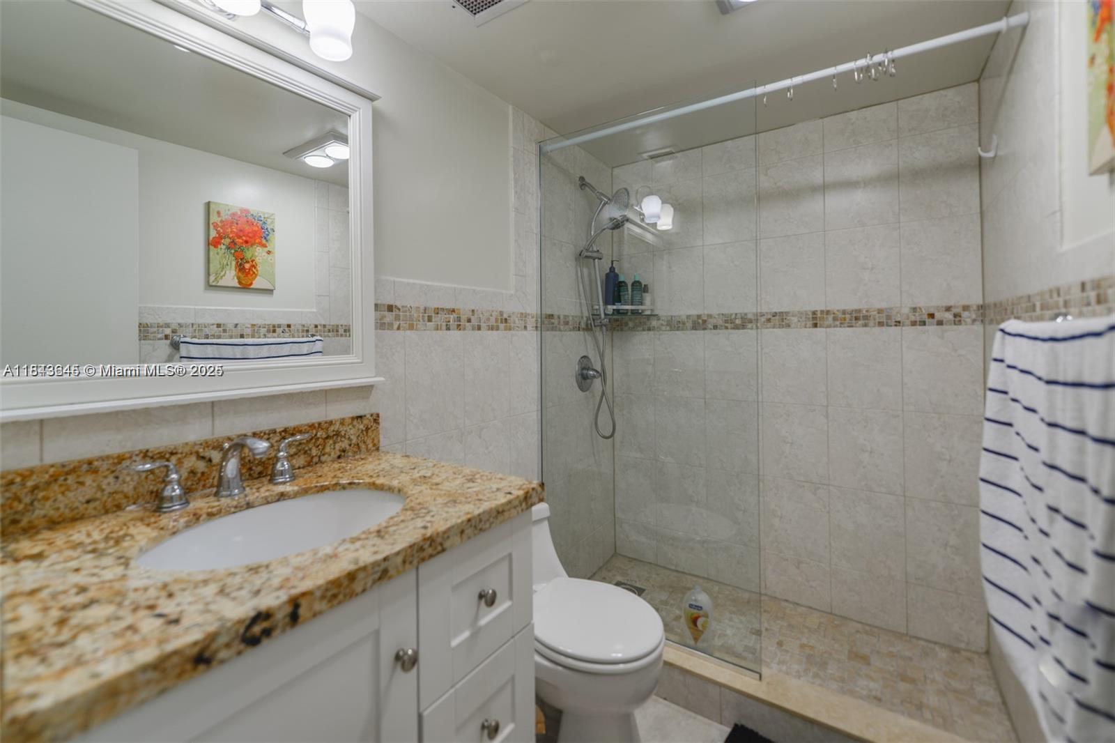 See details 11N 1 / 2 870 sq. ft. $ 2025-07-19 0 Photo