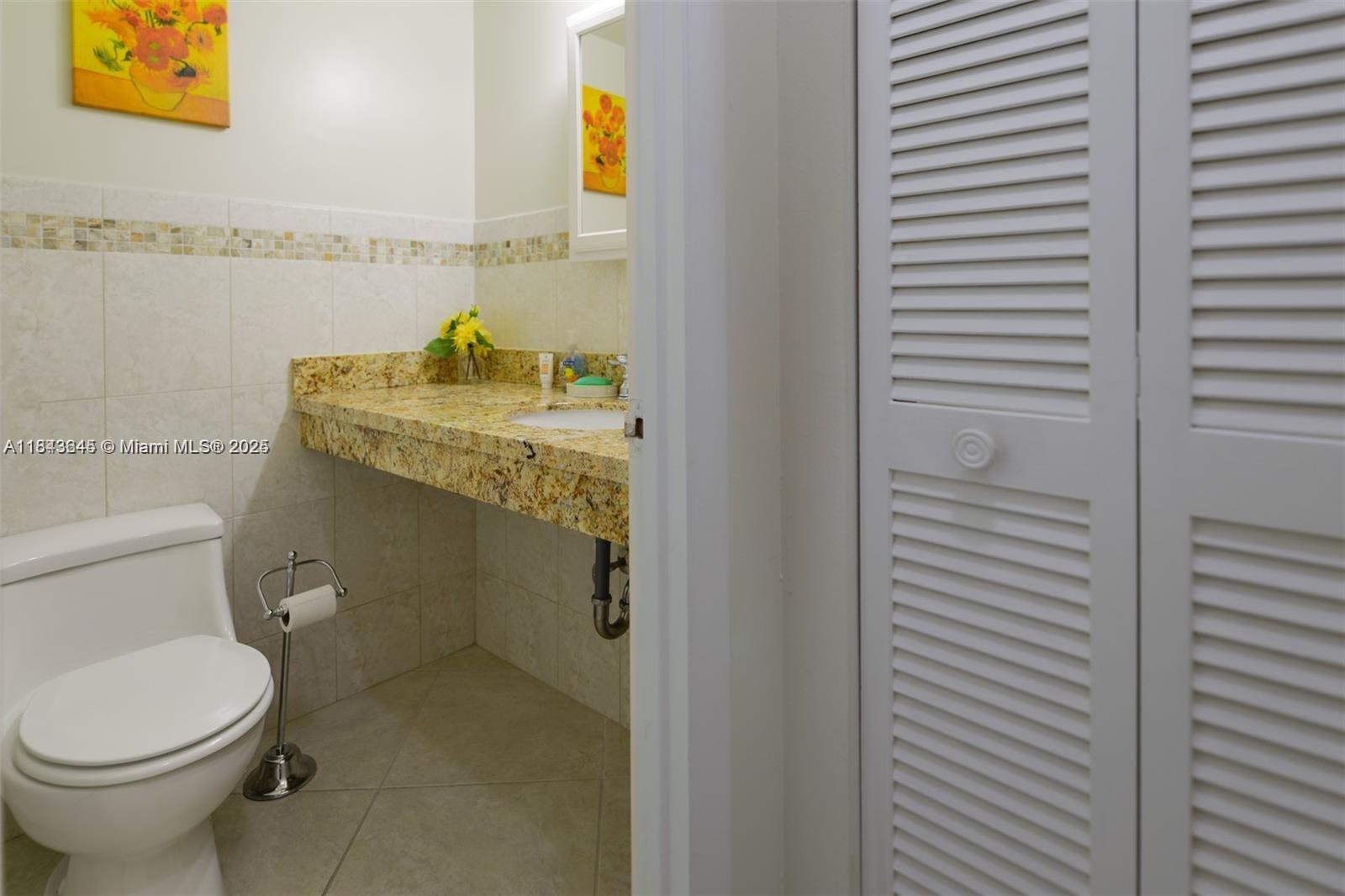 See details 11N 1 / 2 870 sq. ft. $ 2025-07-19 0 Photo