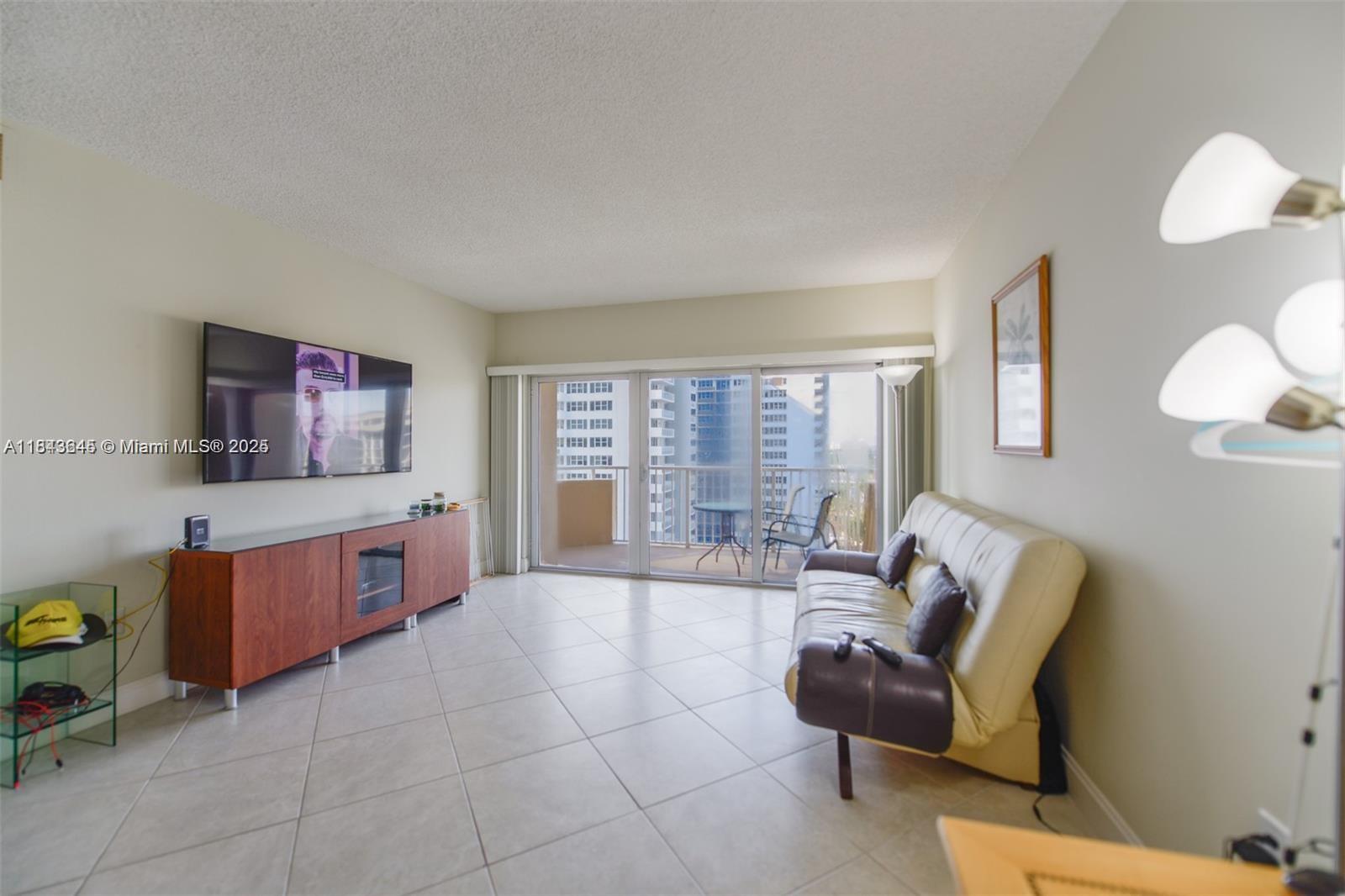 See details 11N 1 / 2 870 sq. ft. $ 2025-07-19 0 Photo