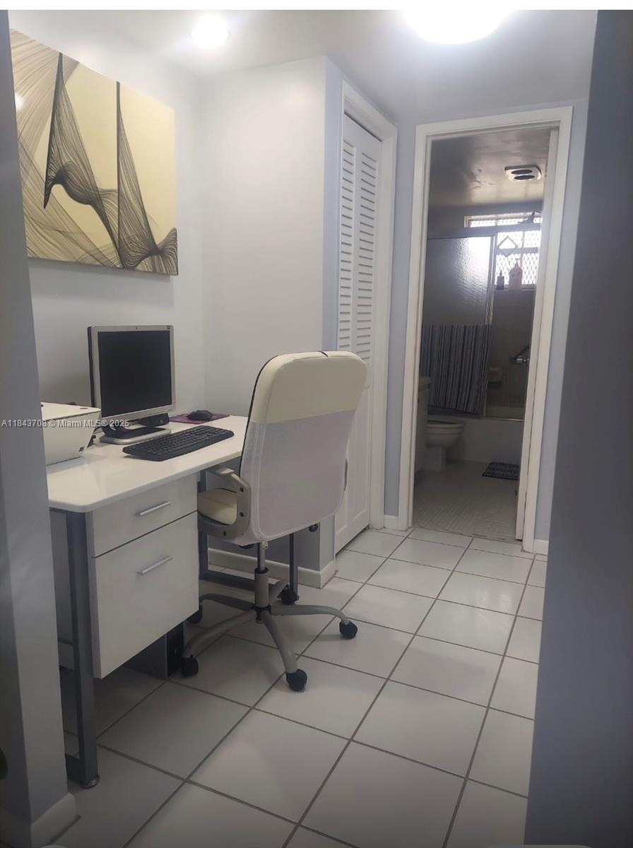 See details 209 1 / 2 775 sq. ft. $ 2025-07-20 0 Photo