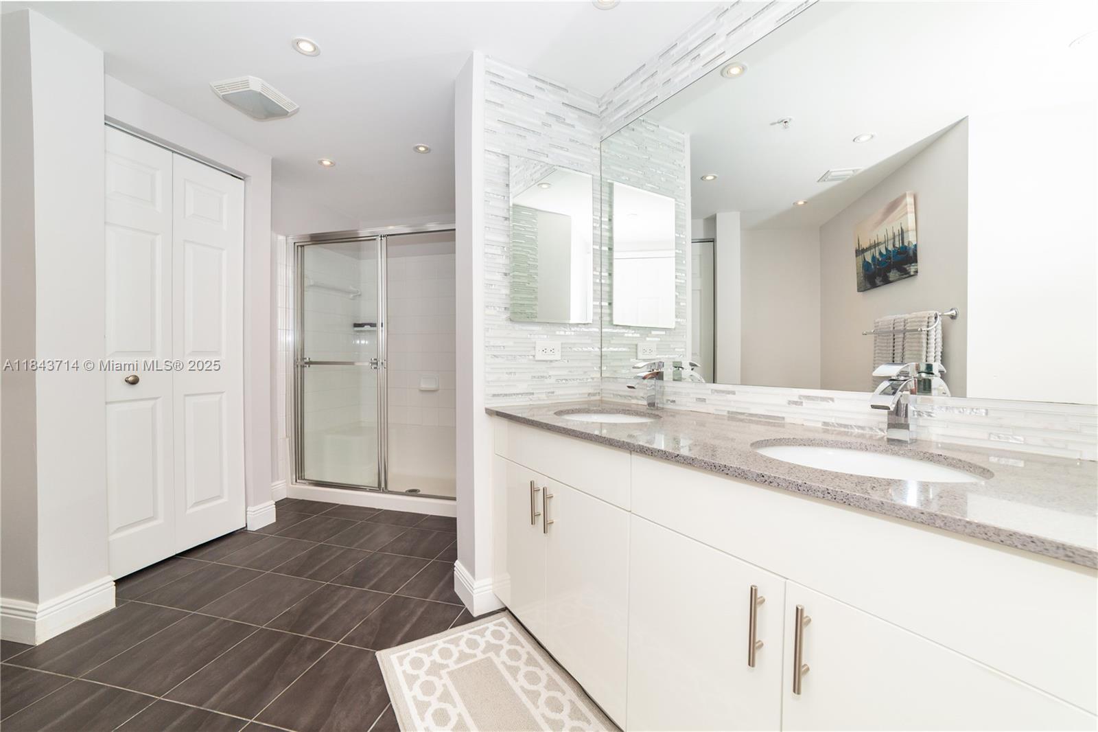 Photo of 17100 Bay Rd  #1802, Sunny Isles Beach, Florida, 33160 - Master Bathroom