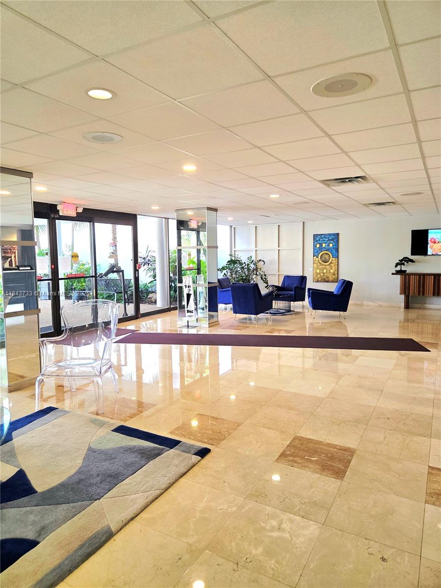 Ver detalles 716 2 / 2 1132 sq. ft. $ 2025-07-24 0 foto