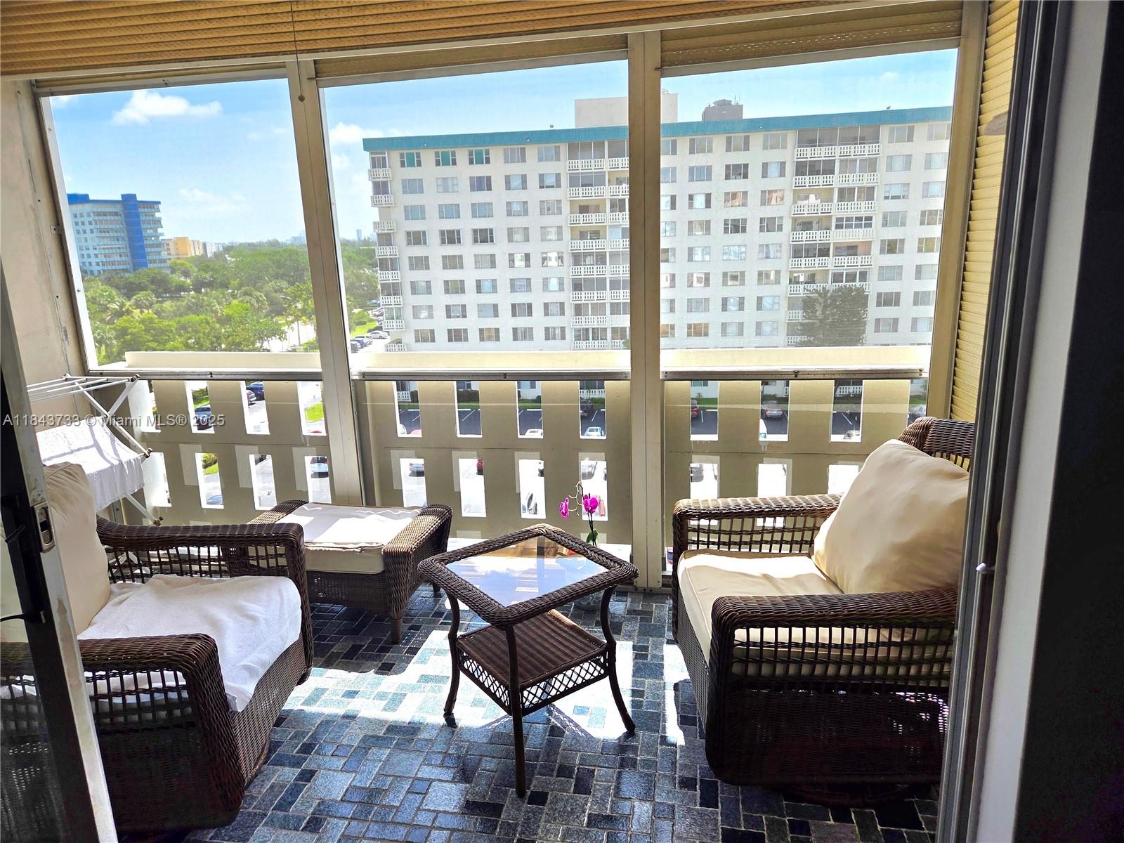 Ver detalles 716 2 / 2 1132 sq. ft. $ 2025-07-24 0 foto