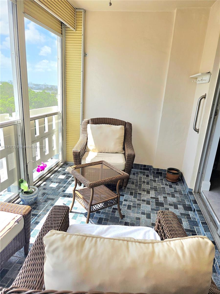Ver detalles 716 2 / 2 1132 sq. ft. $ 2025-07-24 0 foto