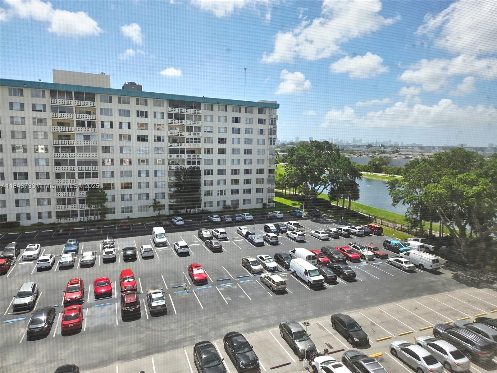 Ver detalles 716 2 / 2 1132 sq. ft. $ 2025-07-24 0 foto