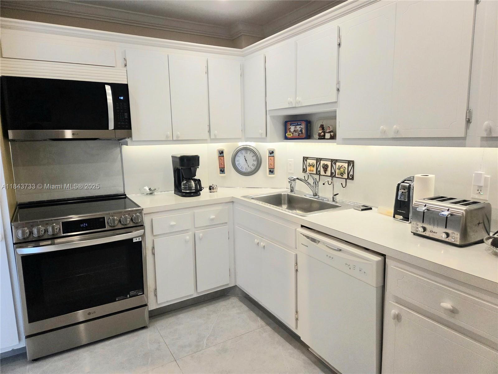 Ver detalles 716 2 / 2 1132 sq. ft. $ 2025-07-24 0 foto