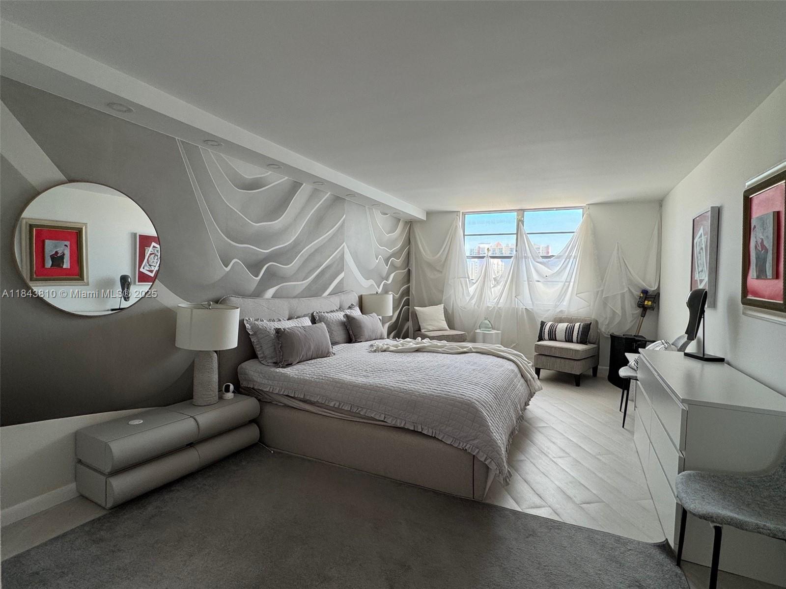 See details 918 2 / 2 1275 sq. ft. $ 2025-07-31 0 Photo