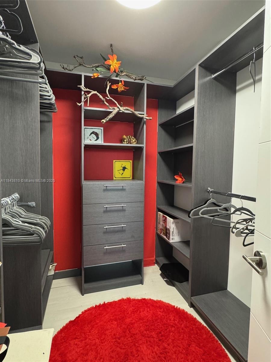 See details 918 2 / 2 1275 sq. ft. $ 2025-07-31 0 Photo