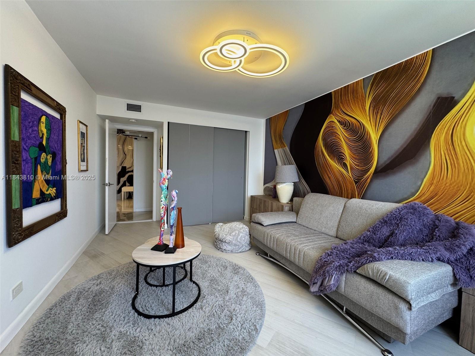 See details 918 2 / 2 1275 sq. ft. $ 2025-07-31 0 Photo
