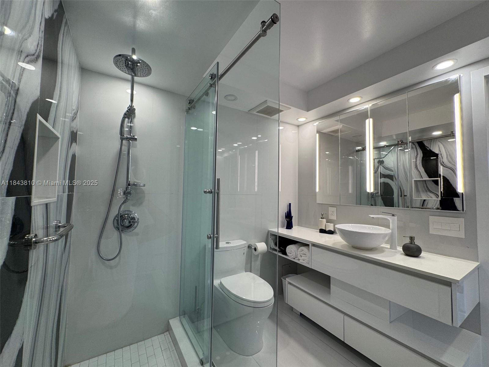 See details 918 2 / 2 1275 sq. ft. $ 2025-07-31 0 Photo