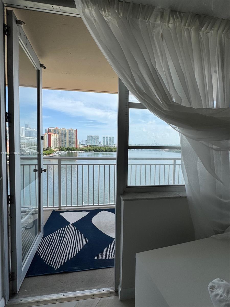 See details 918 2 / 2 1275 sq. ft. $ 2025-07-31 0 Photo
