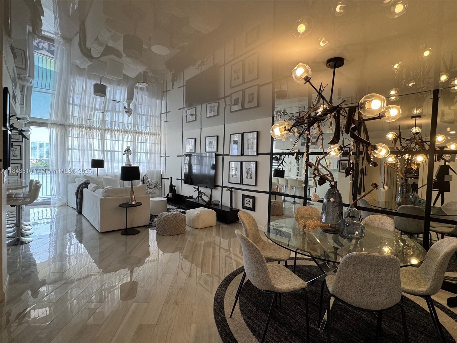 See details 918 2 / 2 1275 sq. ft. $ 2025-07-31 0 Photo