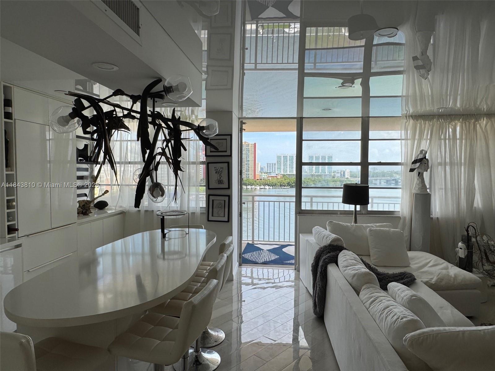 See details 918 2 / 2 1275 sq. ft. $ 2025-07-31 0 Photo
