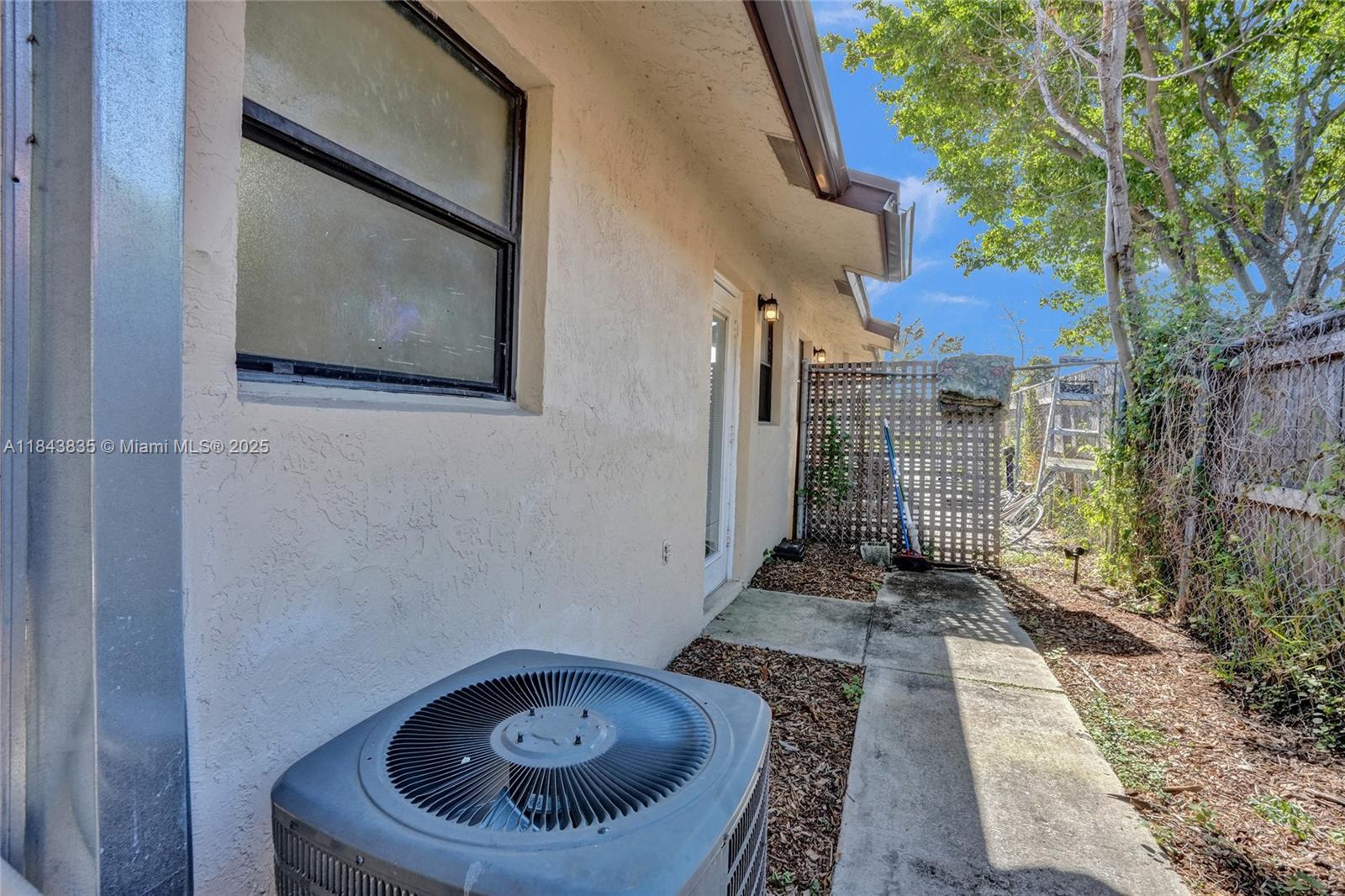 See details / 1764 sq. ft. $ 2025-07-20 0 Photo