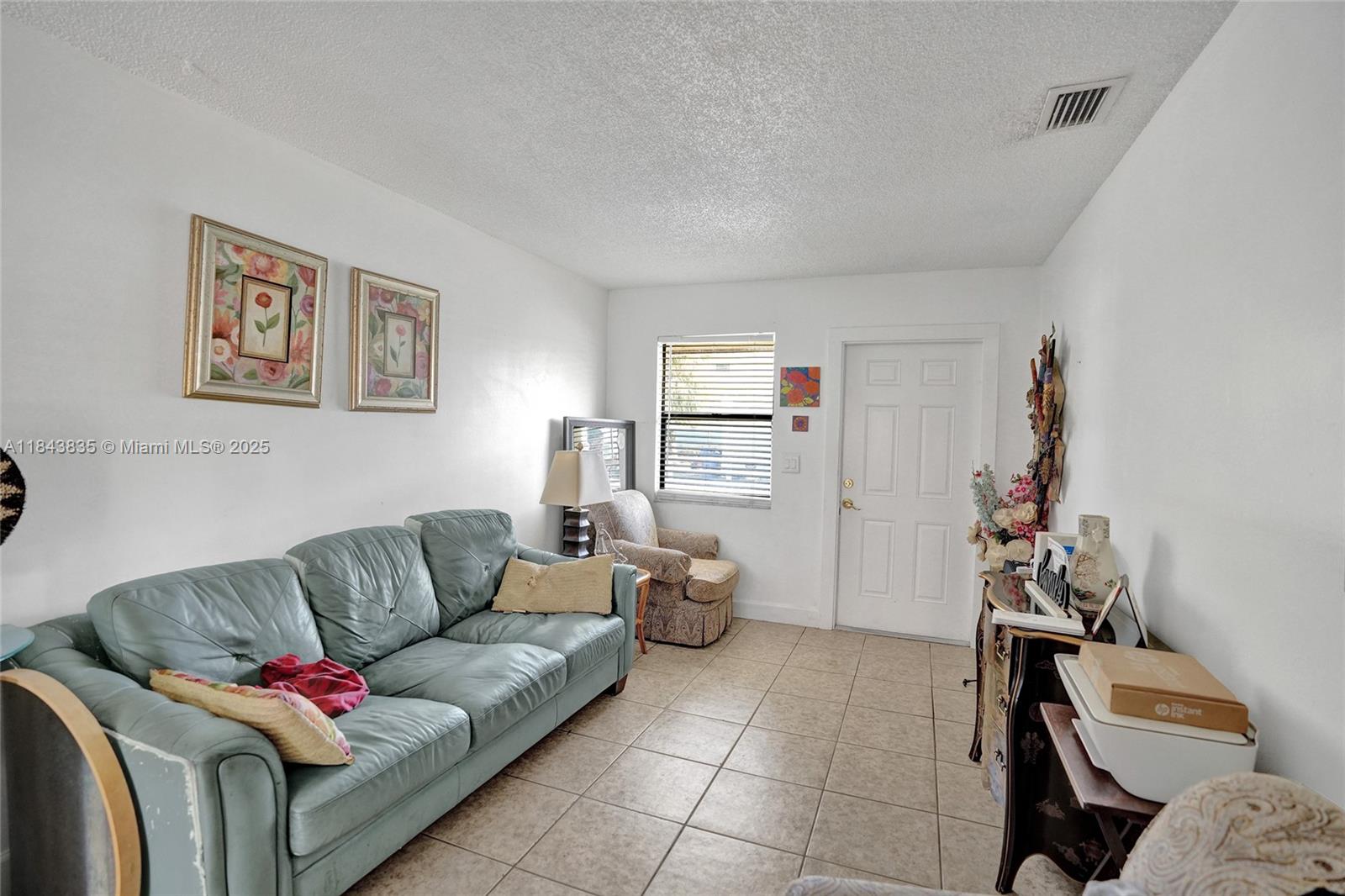 See details / 1764 sq. ft. $ 2025-07-20 0 Photo
