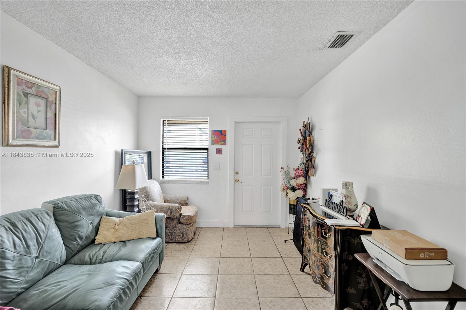 See details / 1764 sq. ft. $ 2025-07-20 0 Photo