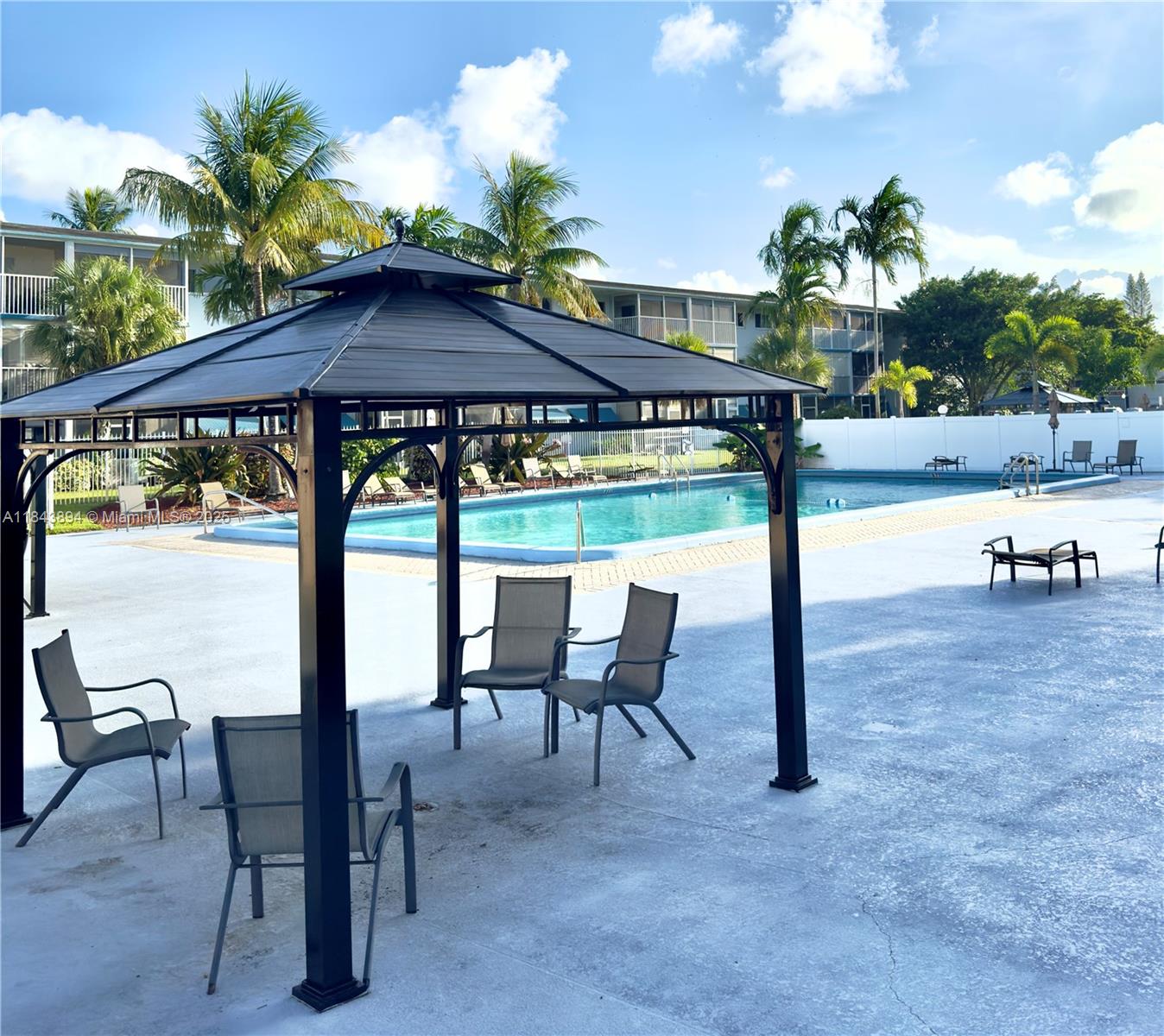 See details 208 1 / 1 672 sq. ft. $ 2025-07-21 0 Photo