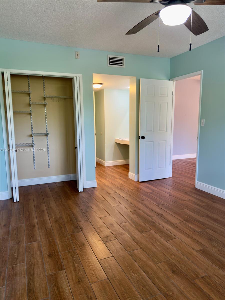 See details 208 1 / 1 672 sq. ft. $ 2025-07-21 0 Photo