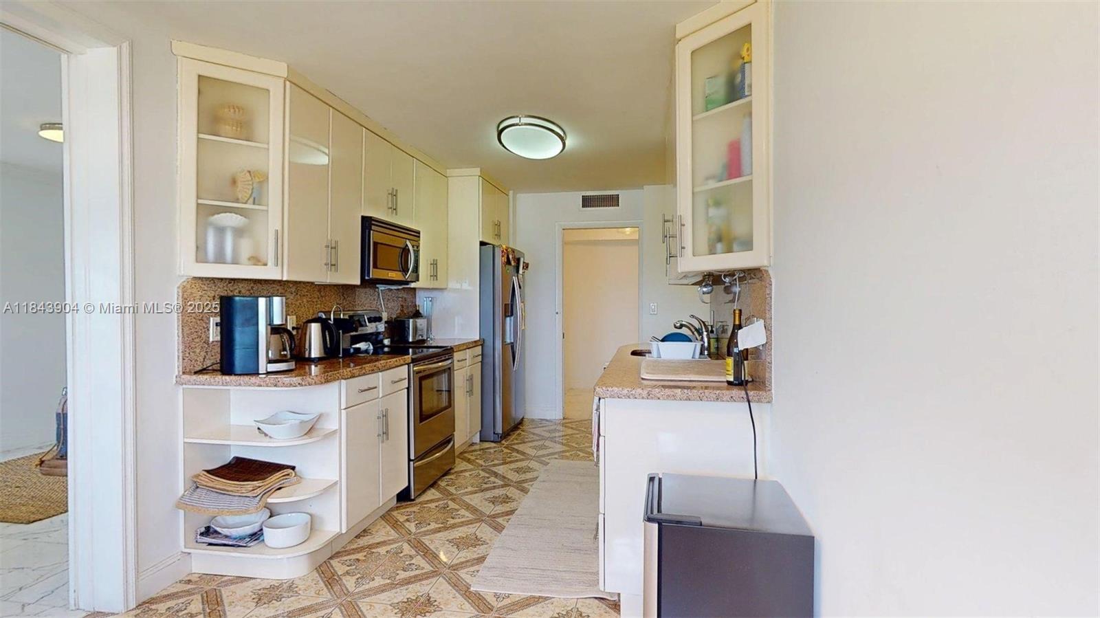 Photo of 1912 Ocean Dr  #9A, Hallandale Beach, Florida, 33009 - 