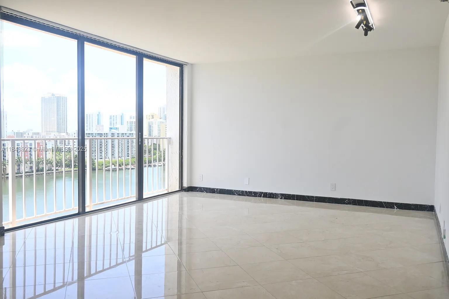 See details 1515 0 / 1 732 sq. ft. $ 2025-07-29 0 Photo