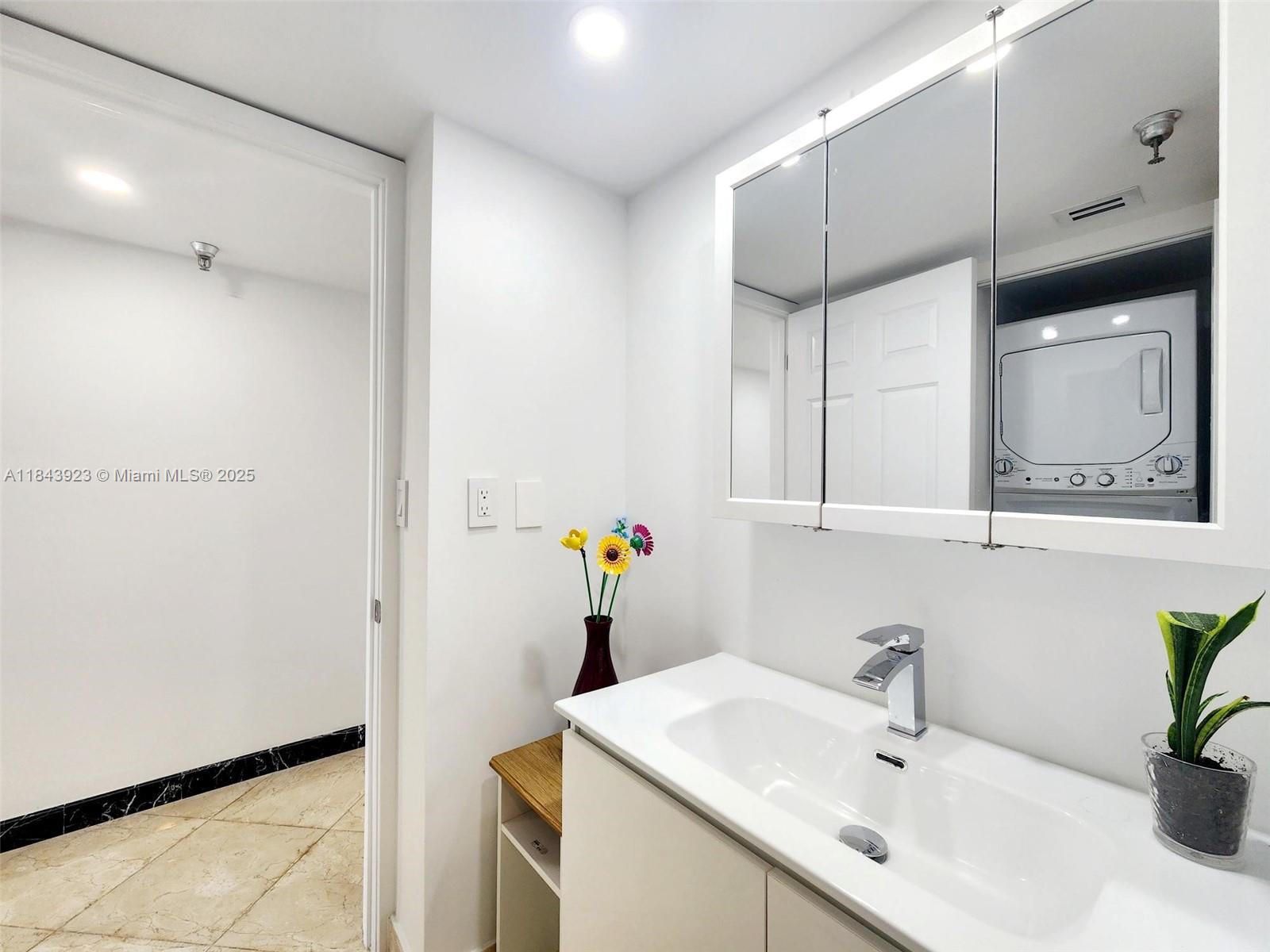 See details 1515 0 / 1 732 sq. ft. $ 2025-07-29 0 Photo
