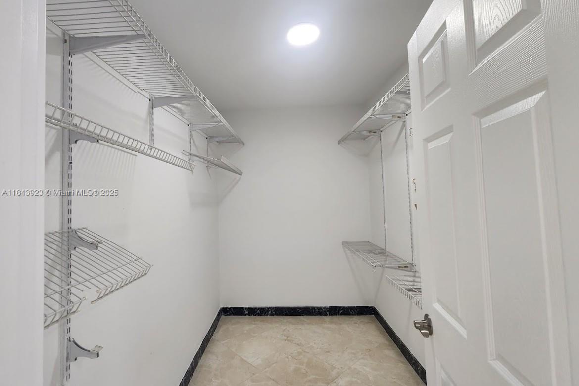 See details 1515 0 / 1 732 sq. ft. $ 2025-07-29 0 Photo