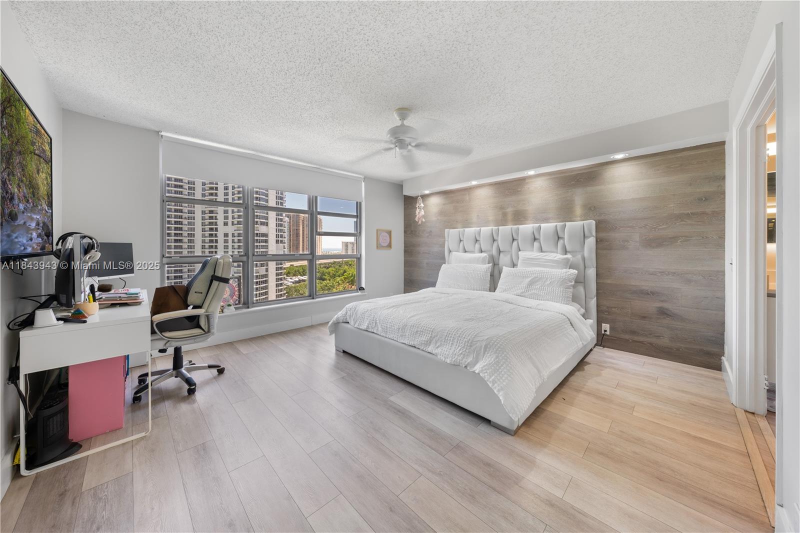 Photo of 3530 Mystic Pointe Dr  #1406, Aventura, Florida, 33180 - 