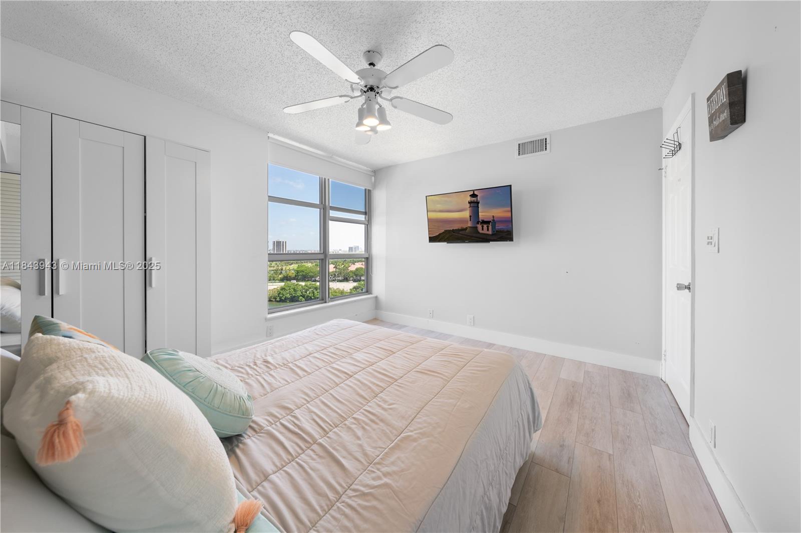 Photo of 3530 Mystic Pointe Dr  #1406, Aventura, Florida, 33180 - 
