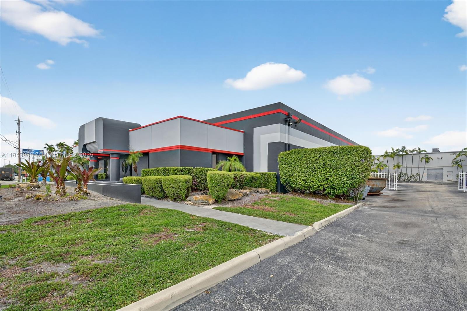 See details / sq. ft. $ 2025-07-21 0 Photo