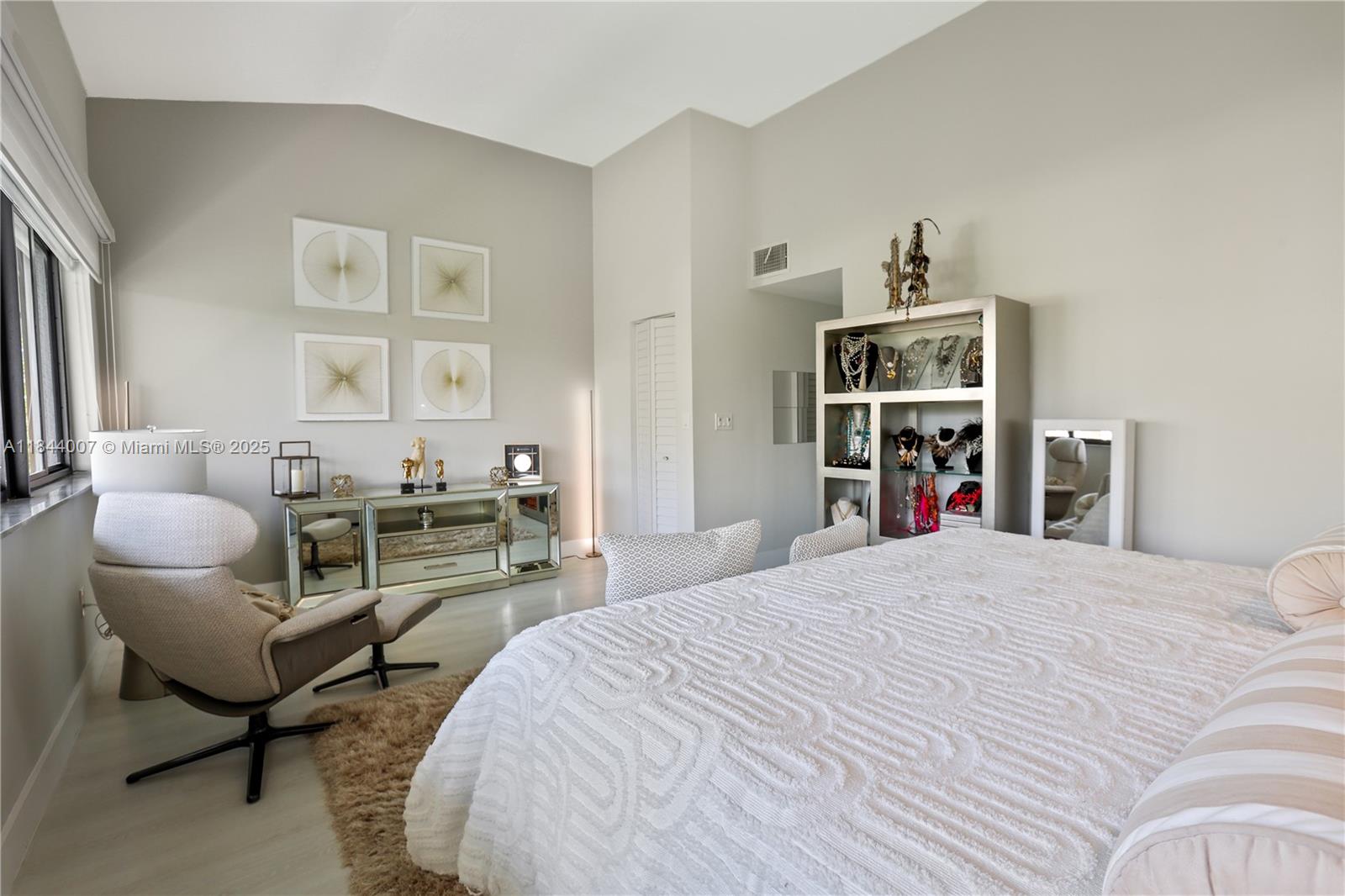 Photo of 325 Poinciana Dr  (325), Sunny Isles Beach, Florida, 33160 - 
