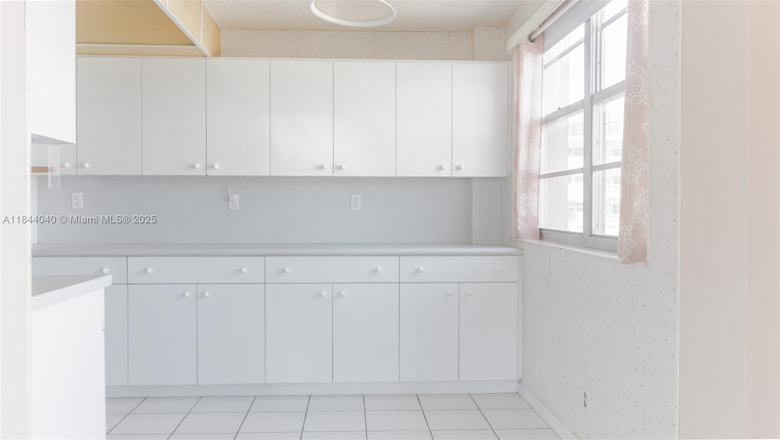 Photo of 3161 Ocean Dr  #401, Hallandale Beach, Florida, 33009 - 