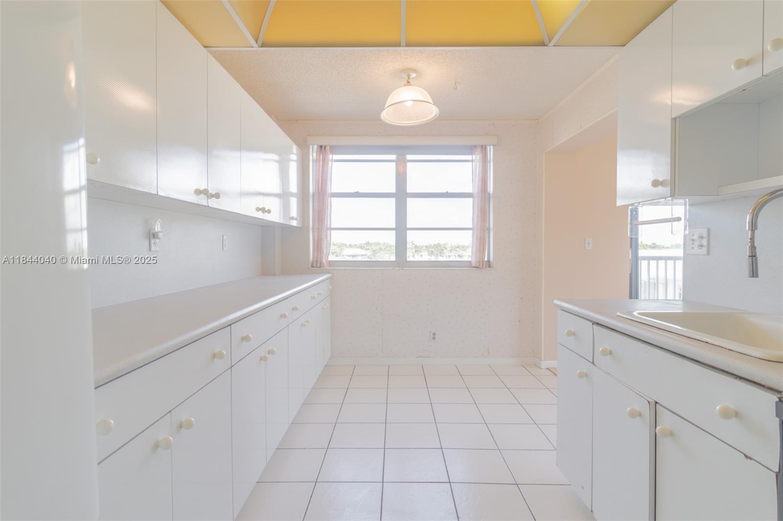 Photo of 3161 Ocean Dr  #401, Hallandale Beach, Florida, 33009 - 