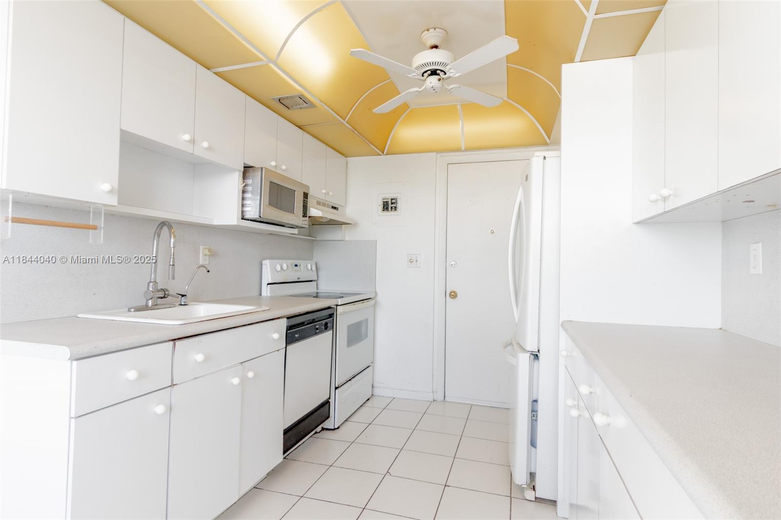 Photo of 3161 Ocean Dr  #401, Hallandale Beach, Florida, 33009 - 