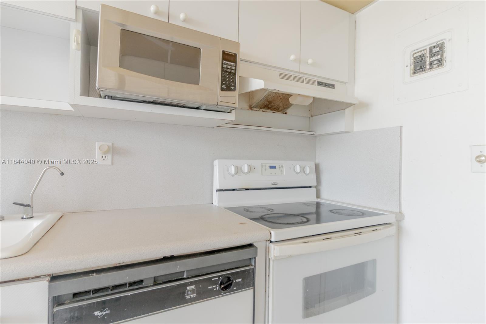 Photo of 3161 Ocean Dr  #401, Hallandale Beach, Florida, 33009 - 