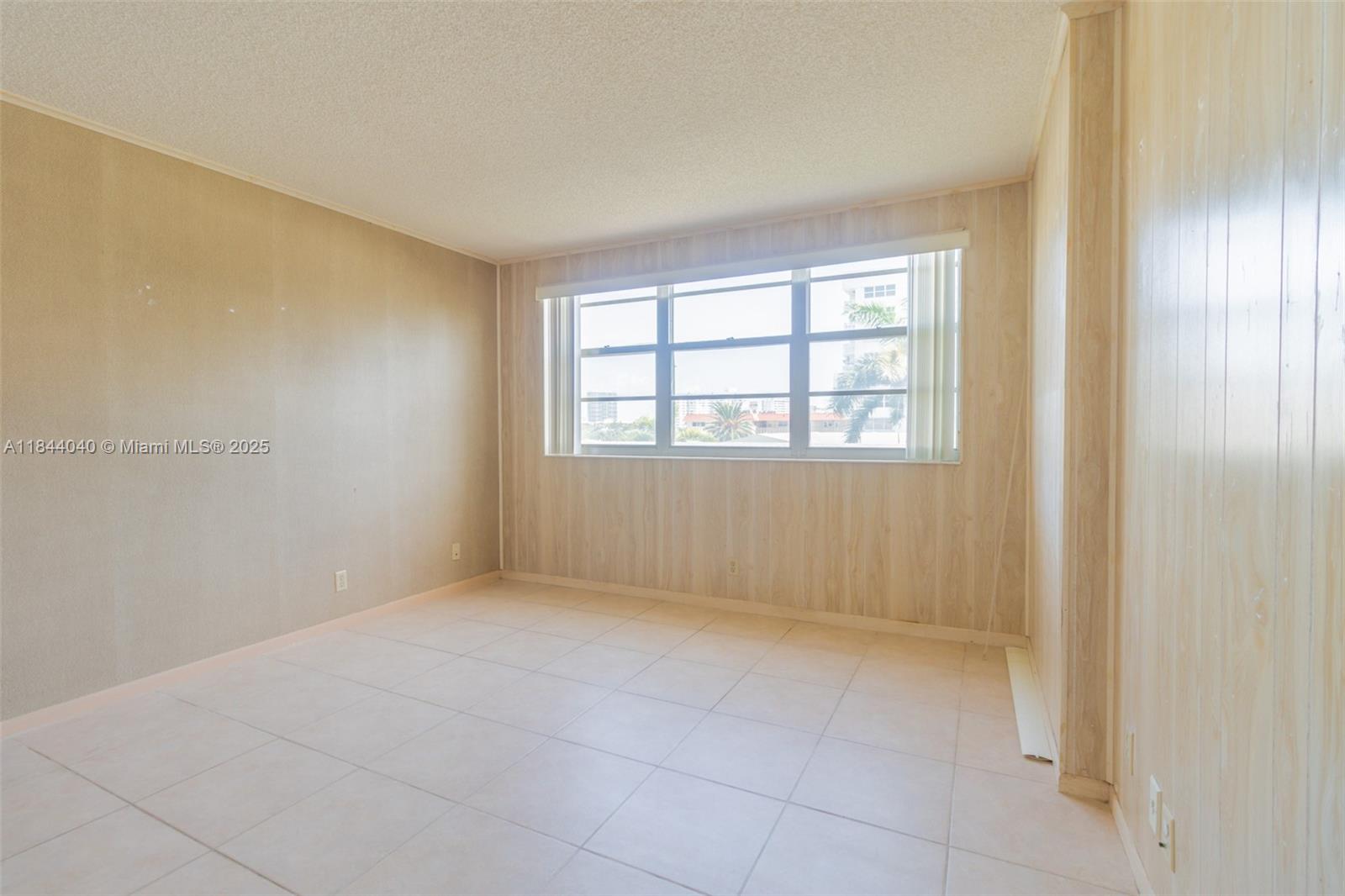 Photo of 3161 Ocean Dr  #401, Hallandale Beach, Florida, 33009 - 
