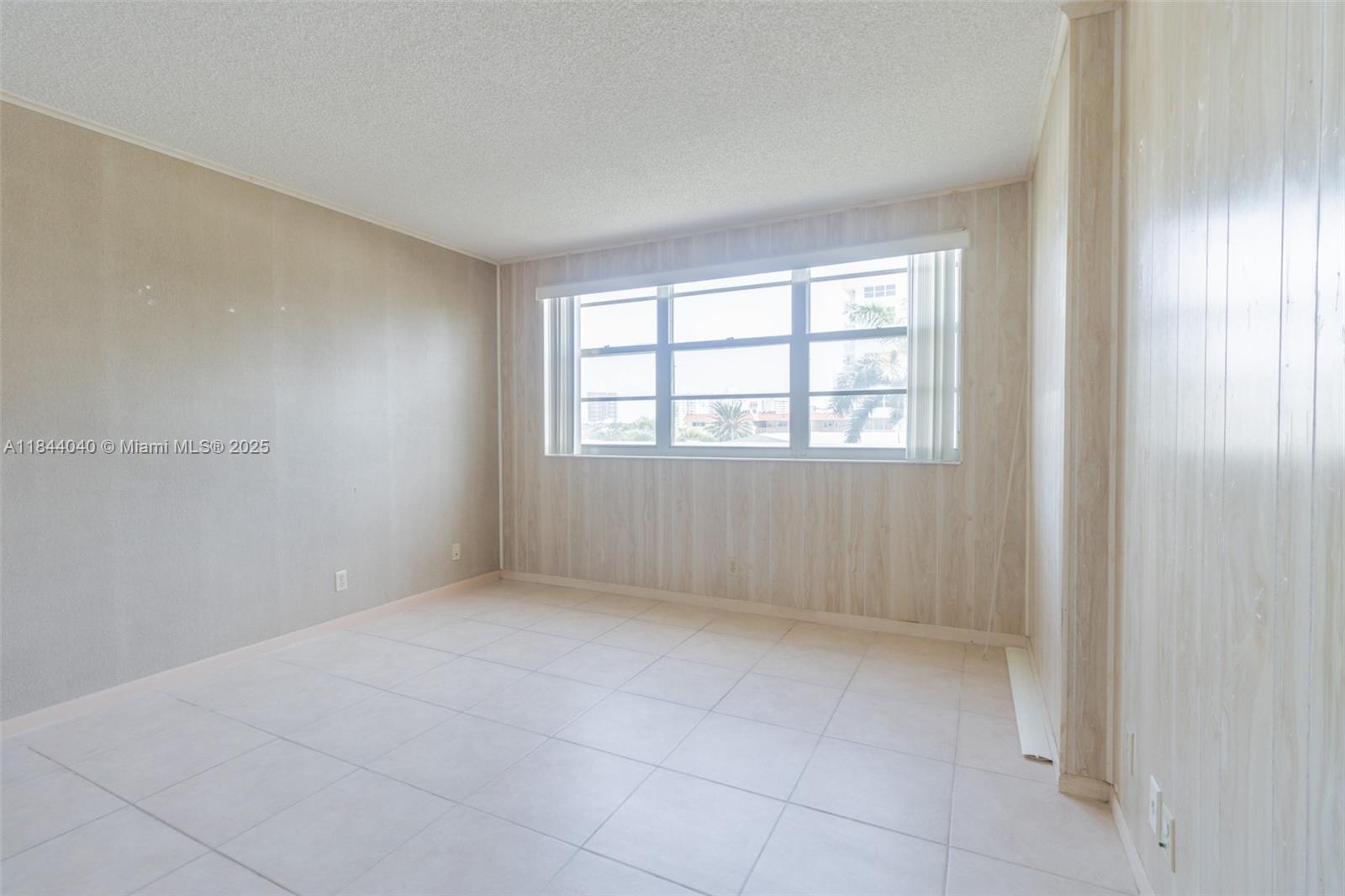 Photo of 3161 Ocean Dr  #401, Hallandale Beach, Florida, 33009 - 