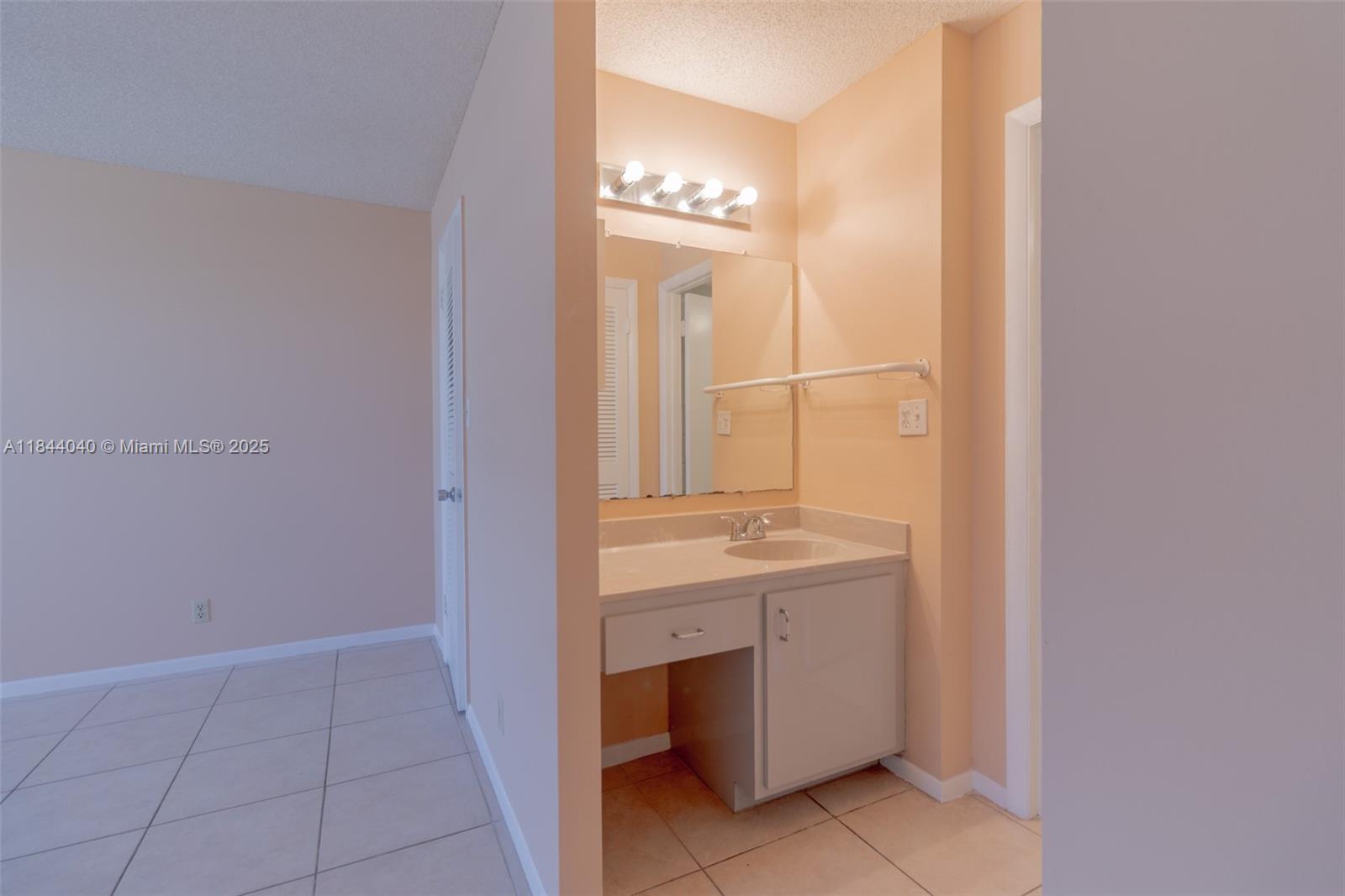 Photo of 3161 Ocean Dr  #401, Hallandale Beach, Florida, 33009 - 