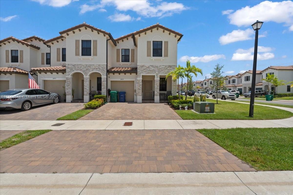 24717 4 / 3 1820 sq. ft. $ 2026-09-28 0 foto